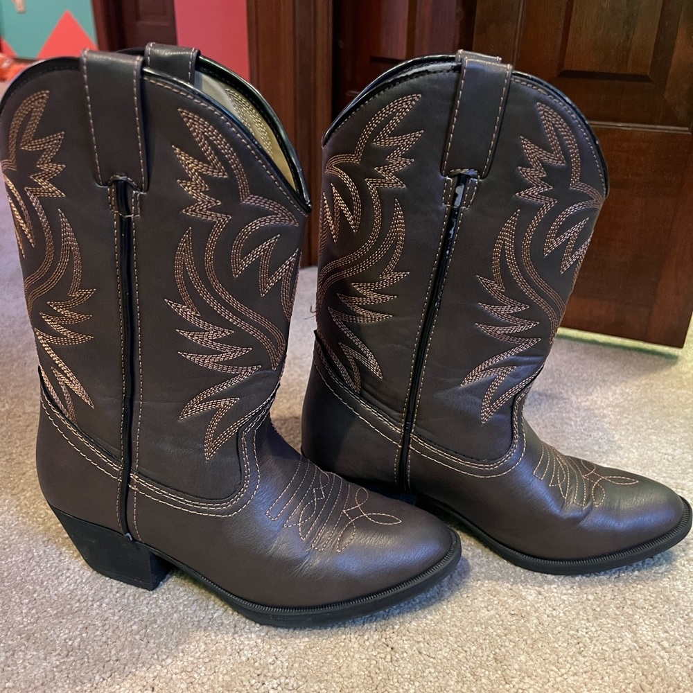 Austin Trading Co. Kid's Cowboy Pull-On Boots Brown Faux Leather Size 2 EUC!!!!